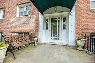 450 Pelham Rd, New Rochelle, NY 10805 - Photo 2