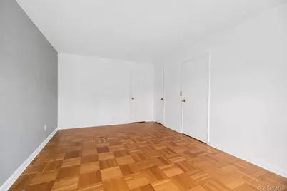 450 Pelham Road #2E, New Rochelle, NY 10805 - Photo 18
