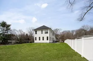 11 Edcris, Huntington, NY 11743 - Photo 18