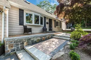 16 Davis St, Melville, NY 11747 - Photo 4