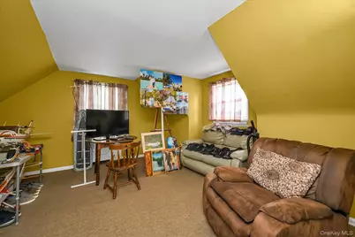 126 Roeckel Avenue, Valley Stream, NY 11580 - Photo 16