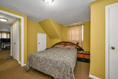 126 Roeckel Avenue, Valley Stream, NY 11580 - Photo 18