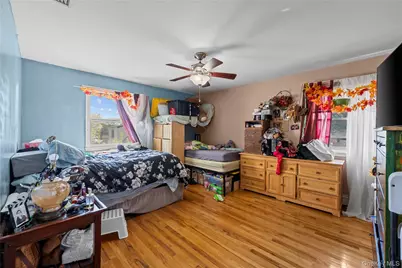 372 Madison Street, Franklin Square, NY 11010 - Photo 18