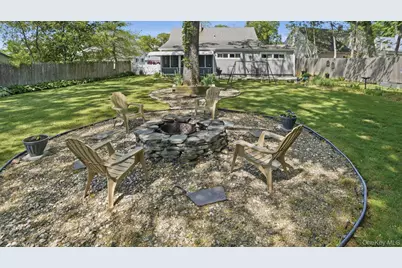 204 Denton Place, Roosevelt, NY 11575 - Photo 16