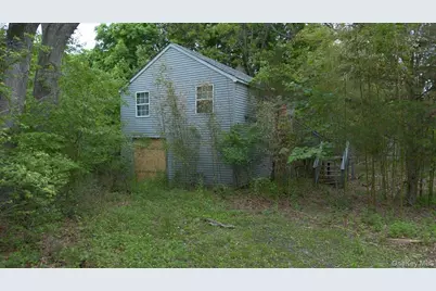205 N Washington Avenue, Centereach, NY 11720 - Photo 2