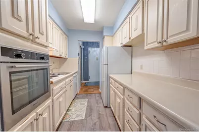 250 N Village Avenue #A20, Rockville Centre, NY 11570 - Photo 8