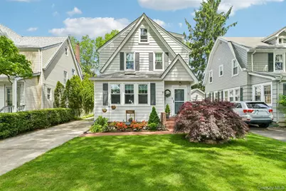 5 Bluebell Court, Garden City, NY 11530 - Photo 1