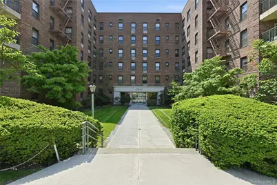 226-26 Union Turnpike #2N, Bayside, NY 11364 - Photo 2