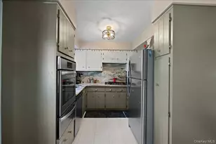20 Bon Aire Cir, Suffern, NY 10901 - Photo 10