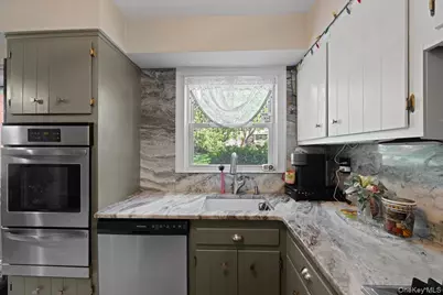20 Bon Aire Circle #605, Suffern, NY 10901 - Photo 14