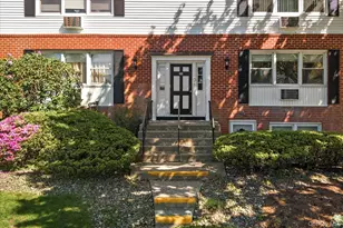 20 Bon Aire Cir, Suffern, NY 10901 - Photo 2