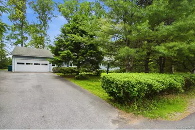 41 Greentree Drive S, Hyde Park, NY 12538 - Photo 4