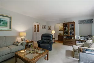 41 Greentree Dr S, Hyde Park, NY 12538 - Photo 8