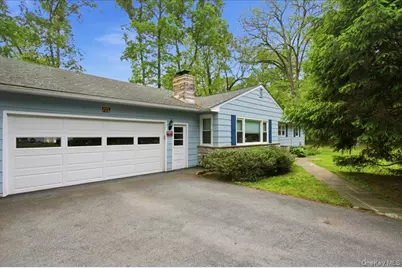 41 Greentree Drive S, Hyde Park, NY 12538 - Photo 2