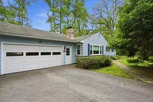 41 Greentree Dr S, Hyde Park, NY 12538 - Photo 2