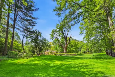 17 Hastings Road, Old Westbury, NY 11568 - Photo 30
