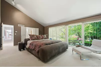 17 Hastings Road, Old Westbury, NY 11568 - Photo 14