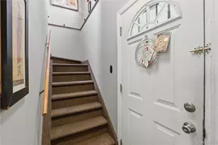 1 Ivanhoe Pl, Valley Stream, NY 11580 - Photo 10