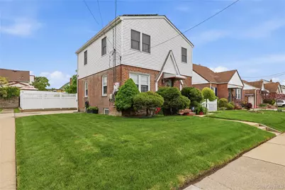 1 Ivanhoe Place, Valley Stream, NY 11580 - Photo 1
