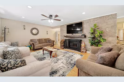 1089 Westminster Avenue, Dix Hills, NY 11746 - Photo 6