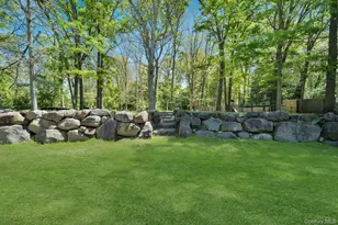 1089 Westminster Ave, Dix Hills, NY 11746 - Photo 22