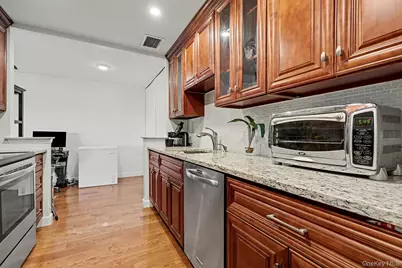500 High Point Drive #810, Hartsdale, NY 10530 - Photo 8