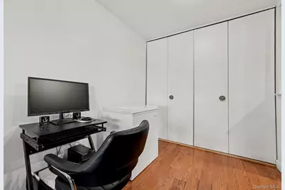 500 High Point Drive #810, Hartsdale, NY 10530 - Photo 10
