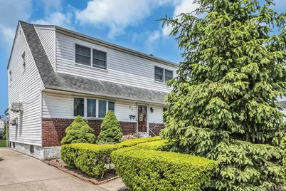 22 Beach Avenue, Copiague, NY 11726 - Photo 2