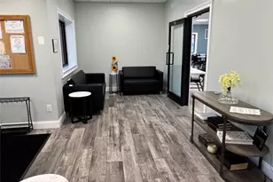 156 W Cambridge Dr E, Copiague, NY 11726 - Photo 8