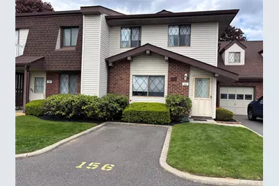 156 W Cambridge Drive E #156, Copiague, NY 11726 - Photo 2