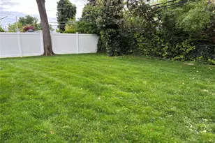 18 Polo Ln, Westbury, NY 11590 - Photo 4