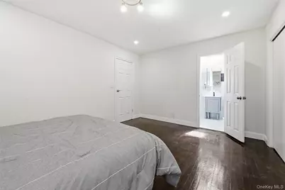 18 Park Drive E, Syosset, NY 11791 - Photo 18