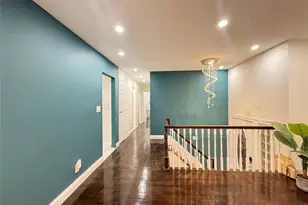 18 Park Dr E, Syosset, NY 11791 - Photo 12