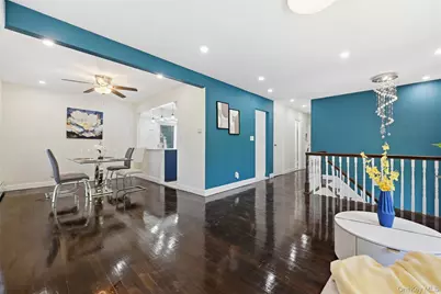 18 Park Drive E, Syosset, NY 11791 - Photo 20