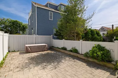33 Bath Street, Long Beach, NY 11561 - Photo 24