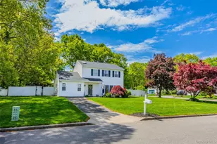 2 Blair Ct, Coram, NY 11727 - Photo 2