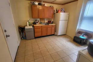 112 Smith St, Poughkeepsie, NY 12601 - Photo 4