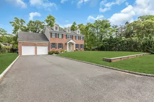 25 Middlesex Ave, Oakdale, NY 11769 - Photo 2