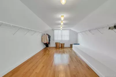 25 Middlesex Avenue, Oakdale, NY 11769 - Photo 26