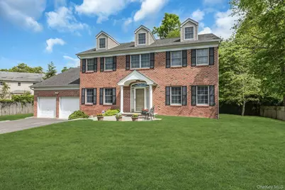 25 Middlesex Avenue, Oakdale, NY 11769 - Photo 1