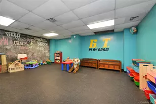 70-25 Yellowstone Blvd, Forest Hills, NY 11375 - Photo 20