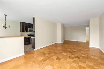 70-25 Yellowstone Boulevard #2 N, Forest Hills, NY 11375 - Photo 4