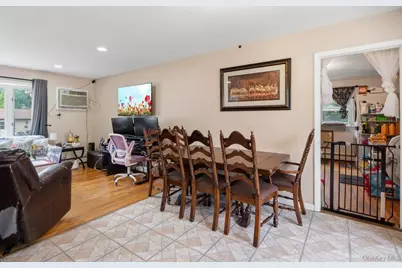 10 Francisco Avenue, Central Islip, NY 11722 - Photo 6