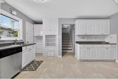 68B Graywood, Port Washington, NY 11050 - Photo 12