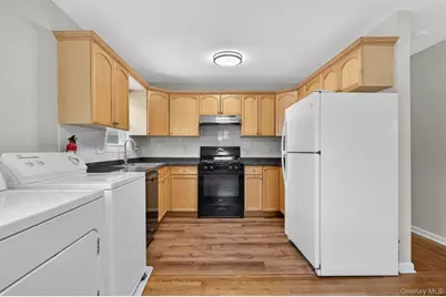 68A Graywood Road, Port Washington, NY 11050 - Photo 4