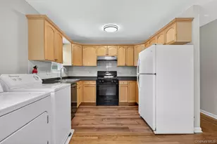68A Graywood Rd, Port Washington, NY 11050 - Photo 4