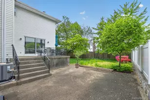 68A Graywood Rd, Port Washington, NY 11050 - Photo 16