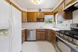 147-84 6th Ave, Whitestone, NY 11357 - Photo 22