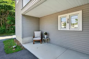 36 Bluff Ave, Greenwood Lake, NY 10925 - Photo 4