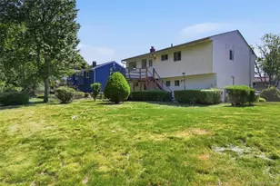 94 Babylon Ave, West Islip, NY 11795 - Photo 24